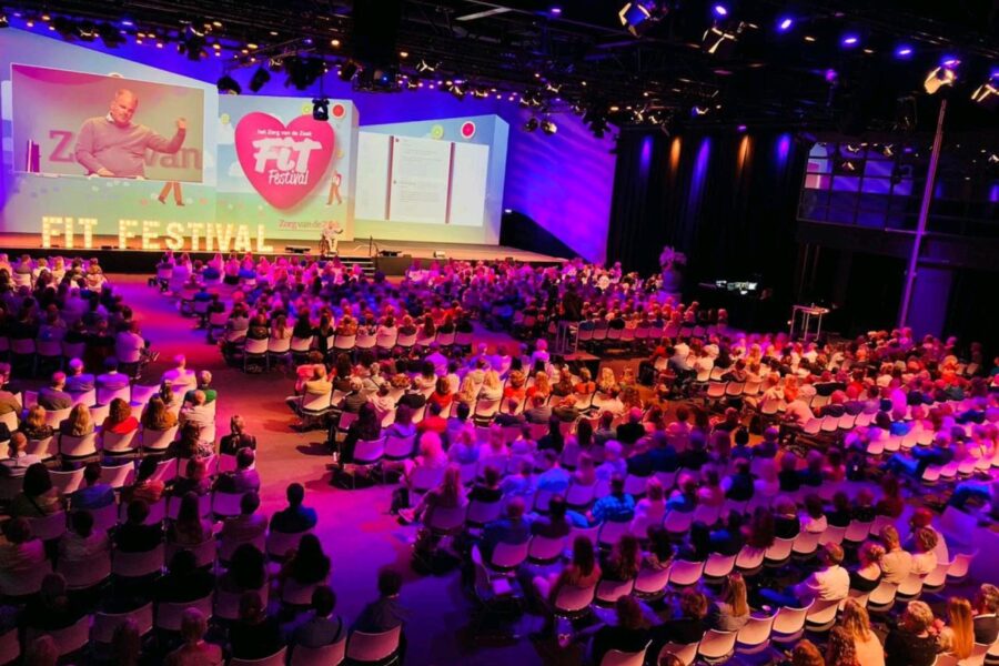 spreker veerkracht pers niek van den adel fit festival