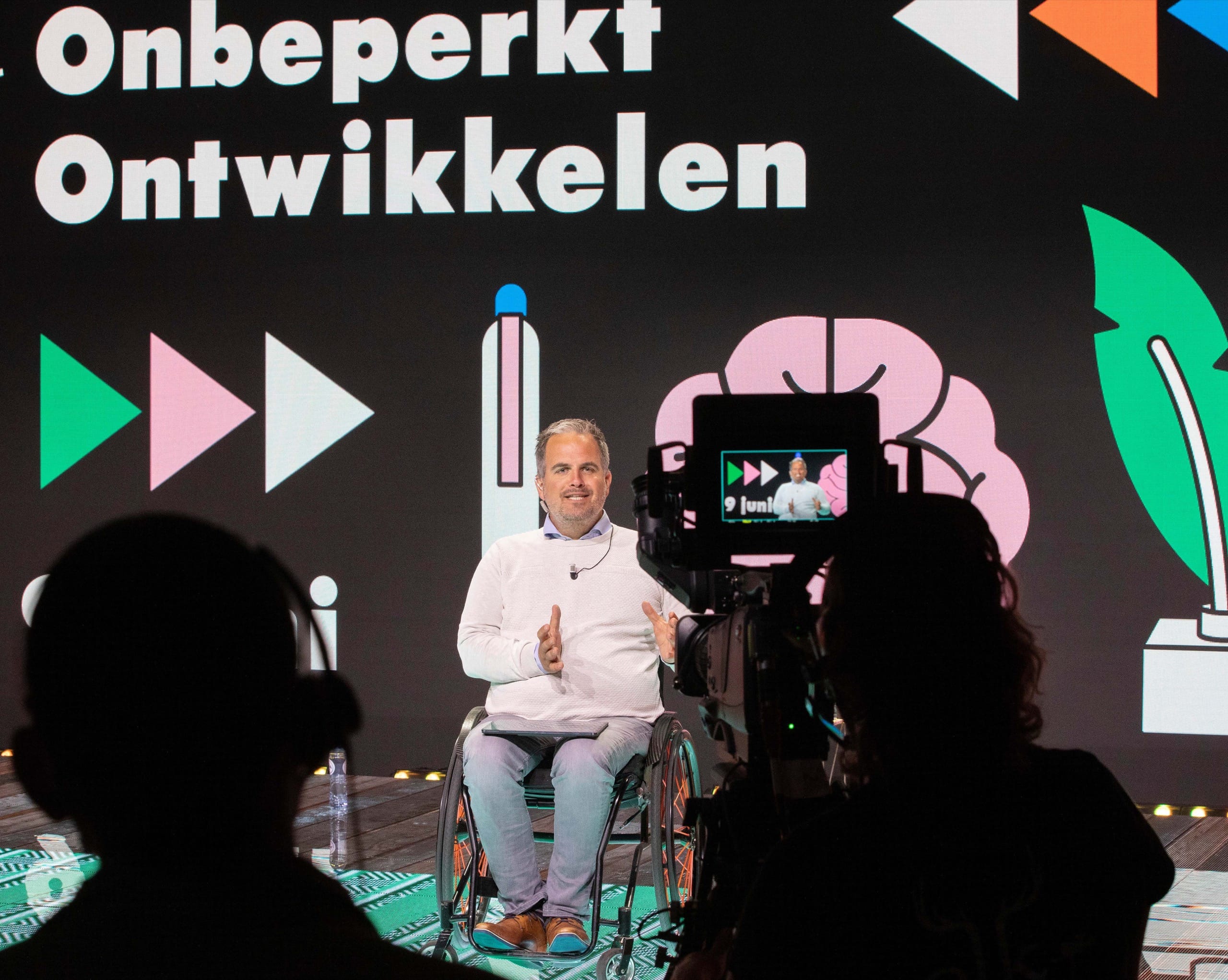 spreker veerkracht pers niek van den adel