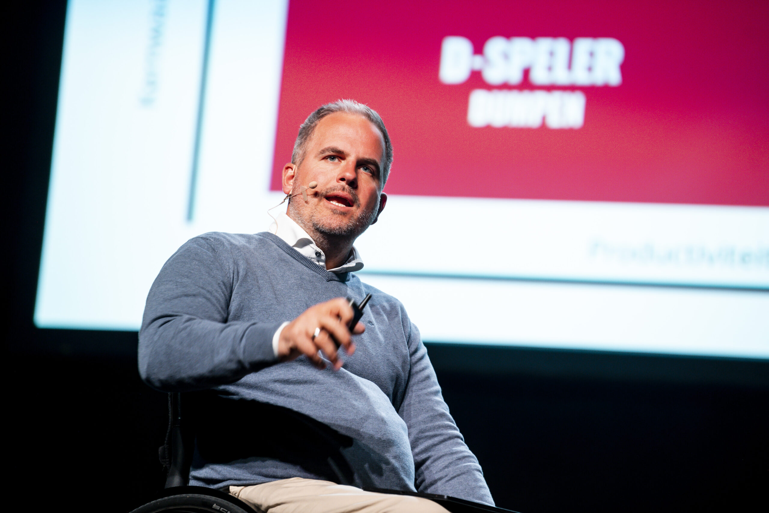 trainer spreker leiderschap veerkracht podium