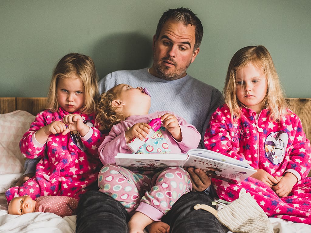“Papa, waarom is alles altijd anders als mama er niet is?”